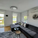 Carobni S Pogledom Apartamento *