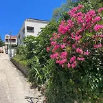 Carobni S Pogledom Apartamento Tisno