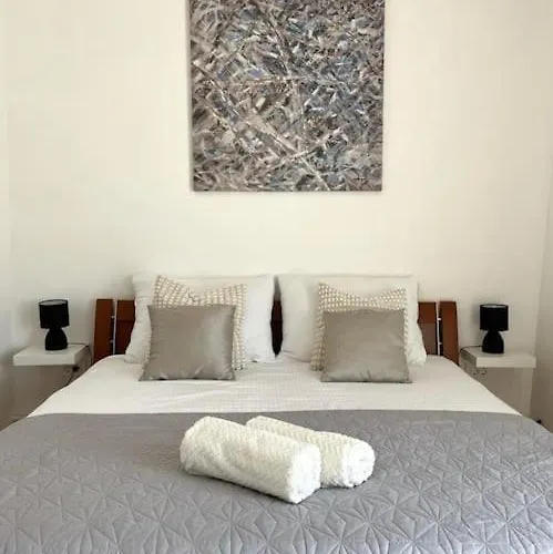 Carobni S Pogledom Apartamento *