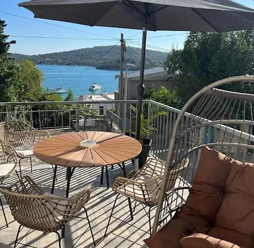 Carobni S Pogledom 公寓