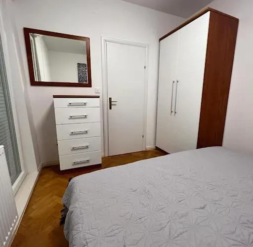 Carobni S Pogledom Apartamento *